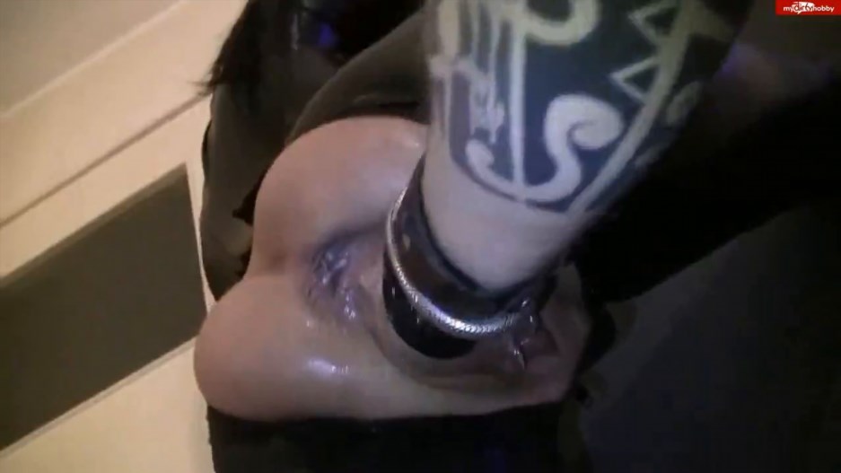Machine-bitch - bondaged fisting - K2s.club Download K2s Porn Video
